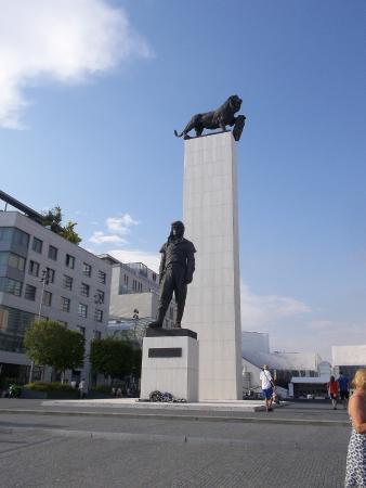 General Millan Rastislav Stefanik Statue